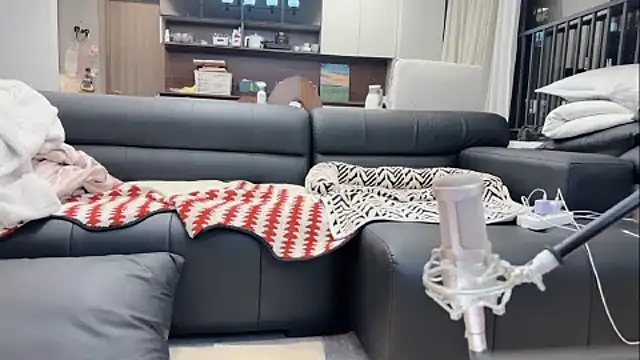 Snapshot of Butterbear chatting on 01-08-26, 12:29 Butterbear online show from 01-08-26, 12:29