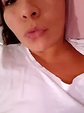 LatinaCalienteMilf online show from 11-12-25, 03:45