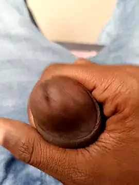 sexiestboii  online show from 01-12-26, 06:51