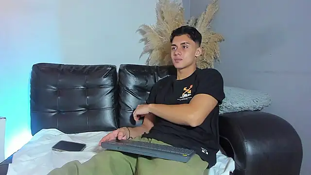 ZeusBrant online show from 03-18-26, 01:47