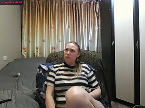 JenniDeep online show from 04-11-26, 05:39