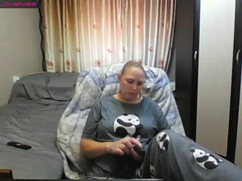 Snapshot of JenniDeep chatting on 06-23-26, 10:13 JenniDeep online show from 06-23-26, 10:13
