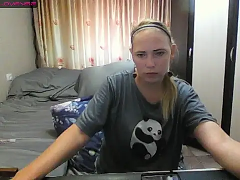 Snapshot of JenniDeep chatting on 07-05-26, 07:37 JenniDeep online show from 07-05-26, 07:37
