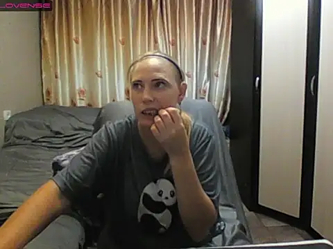 Snapshot of JenniDeep chatting on 07-07-26, 04:55 JenniDeep online show from 07-07-26, 04:55