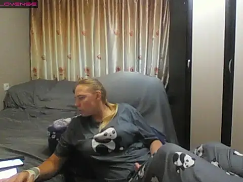Snapshot of JenniDeep chatting on 07-23-26, 03:54 JenniDeep online show from 07-23-26, 03:54