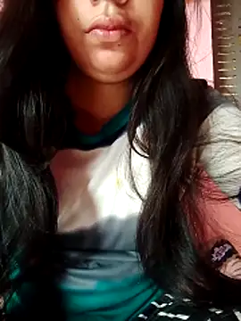 Snapshot of isha_sharma2002 chatting on 11-15-25, 03:48 isha sharma2002 online show from 11-15-25, 03:48