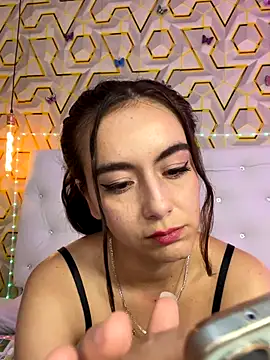 Snapshot of MelanyyJhonson15 chatting on 12-21-25, 12:40 MelanyyJhonson15 online show from 12-21-25, 12:40