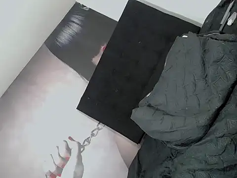 Snapshot of TAYLOR_S7 chatting on 11-20-25, 10:37 TAYLOR S7 online show from 11-20-25, 10:37