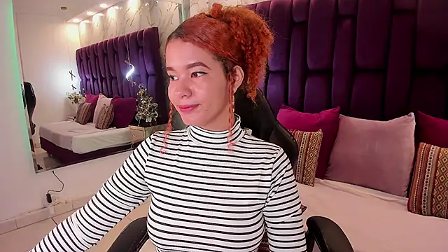 Snapshot of avrilwaynee chatting on 11-28-25, 11:57 avrilwaynee online show from 11-28-25, 11:57