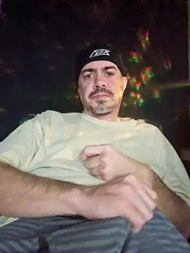 Snapshot of wilburydeznutz chatting on 12-03-25, 05:26 wilburydeznutz online show from 12-03-25, 05:26