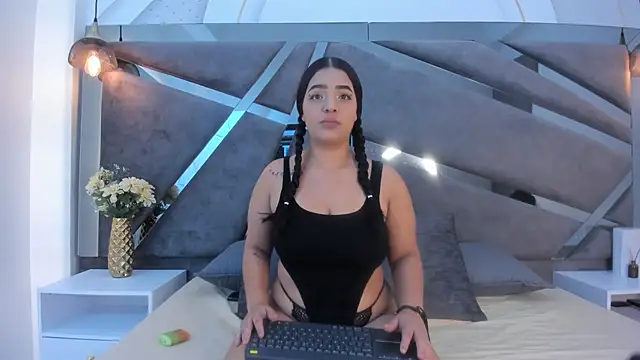 Sammy Gomez  online show from 11-18-25, 07:29