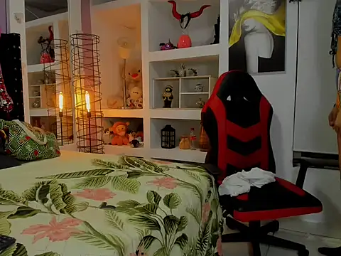 Snapshot of Zaira_sofiaa chatting on 11-28-25, 01:08 Zaira sofiaa online show from 11-28-25, 01:08