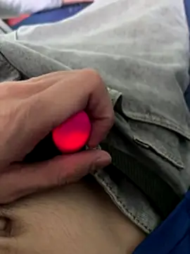 Snapshot of MEFUN- chatting on 12-19-25, 07:48 MEFUN- online show from 12-19-25, 07:48