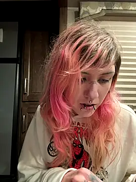 needlefaceUwU online show from 11-23-25, 01:05