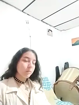 Snapshot of chibi_love chatting on 12-21-25, 04:08 chibi love online show from 12-21-25, 04:08