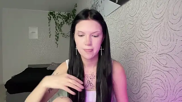 Snapshot of JuliaElse chatting on 11-28-25, 11:24 JuliaElse online show from 11-28-25, 11:24