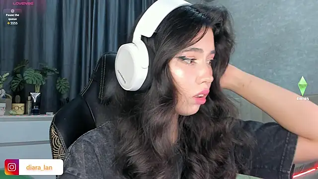 Diara 1an online show from 11-30-25, 01:26