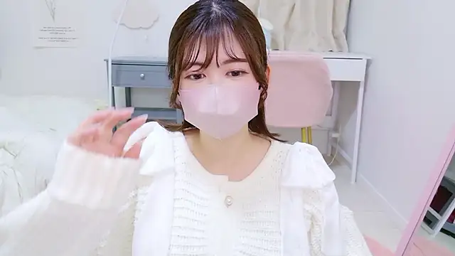 Snapshot of Ha_chan chatting on 12-17-25, 08:53 Ha chan online show from 12-17-25, 08:53