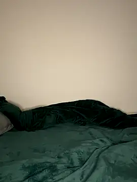 Snapshot of mysami420 chatting on 12-13-25, 08:25 mysami420 online show from 12-13-25, 08:25