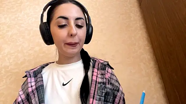 CindyFlowers online show from 11-14-25, 12:15