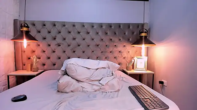 Snapshot of MattFiore chatting on 11-20-25, 11:54 MattFiore online show from 11-20-25, 11:54