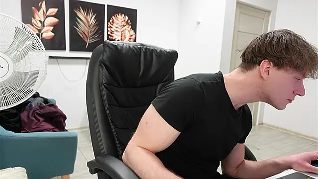 Snapshot of Charles_Dreams chatting on 02-03-26, 07:08 Charles Dreams online show from 02-03-26, 07:08