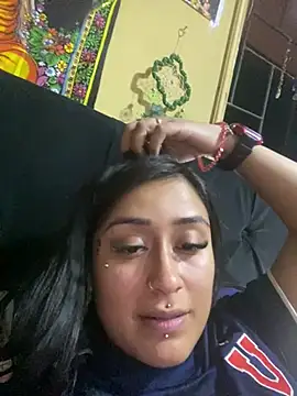 Snapshot of Felinamiau chatting on 03-18-26, 02:26 Felinamiau online show from 03-18-26, 02:26