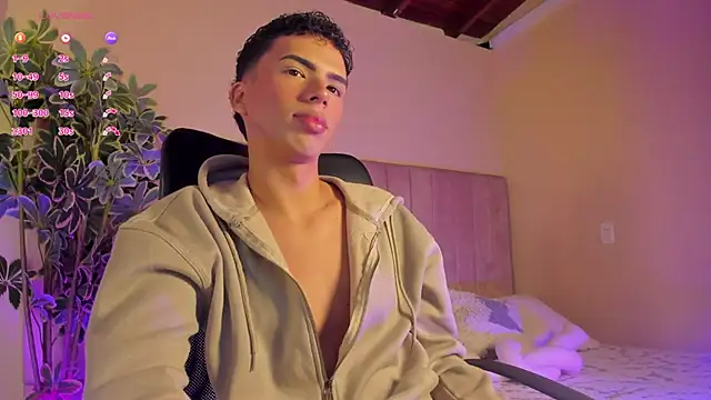 Snapshot of Seab_trooy chatting on 12-02-25, 03:45 Seab trooy online show from 12-02-25, 03:45