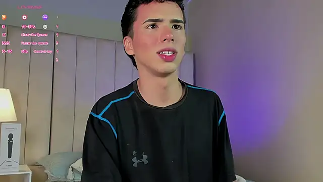 Snapshot of Seab_trooy chatting on 12-22-25, 04:20 Seab trooy online show from 12-22-25, 04:20