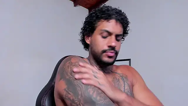 LuigiVitale 1 online show from 05-26-26, 06:31