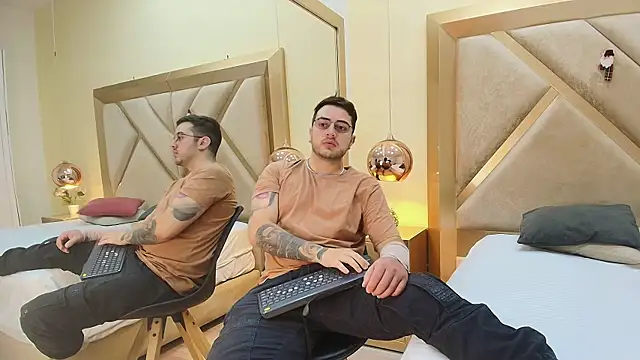 Ethan Greys online show from 11-29-25, 04:04