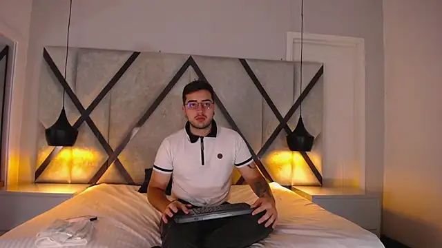 Ethan Greys online show from 12-20-25, 11:45