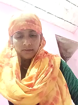 Snapshot of Pirvesh_singh chatting on 12-16-25, 07:13 Pirvesh singh online show from 12-16-25, 07:13