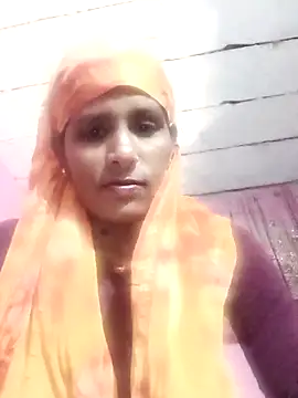 Snapshot of Pirvesh_singh chatting on 12-17-25, 09:04 Pirvesh singh online show from 12-17-25, 09:04