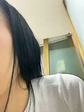 Snapshot of Linda__fiore chatting on 02-14-26, 03:03 Linda fiore online show from 02-14-26, 03:03