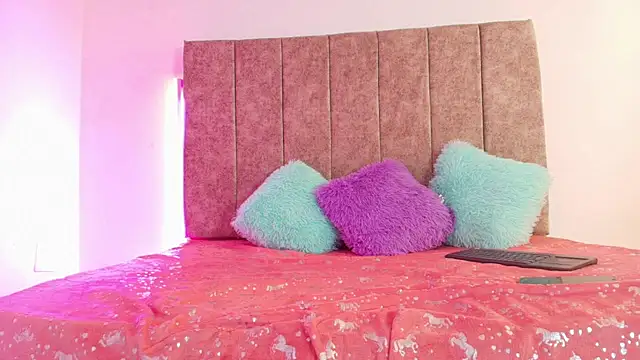 Innocent Dirty online show from 11-14-25, 01:43