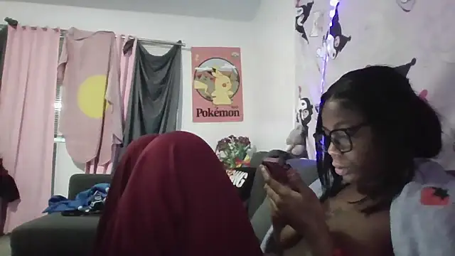 Snapshot of Mistresslucyxxx chatting on 12-03-25, 01:13 Mistresslucyxxx online show from 12-03-25, 01:13