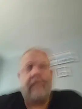 Snapshot of Mikey40wv chatting on 07-07-26, 07:29 Mikey40wv online show from 07-07-26, 07:29
