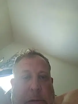 Snapshot of Mikey40wv chatting on 07-12-26, 03:14 Mikey40wv online show from 07-12-26, 03:14