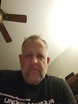 Snapshot of Mikey40wv chatting on 07-27-26, 04:08 Mikey40wv online show from 07-27-26, 04:08