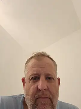 Snapshot of Mikey40wv chatting on 08-01-26, 04:23 Mikey40wv online show from 08-01-26, 04:23