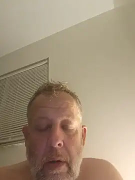 Snapshot of Mikey40wv chatting on 08-08-26, 03:30 Mikey40wv online show from 08-08-26, 03:30
