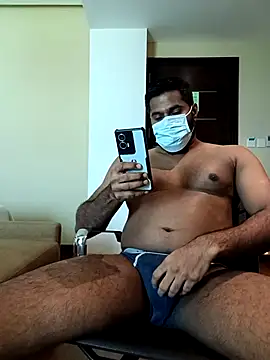 Snapshot of frolicme456 chatting on 12-23-25, 04:32 frolicme456 online show from 12-23-25, 04:32