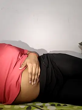 Snapshot of Red_Love_1 chatting on 03-14-26, 02:39 Red Love 1 online show from 03-14-26, 02:39