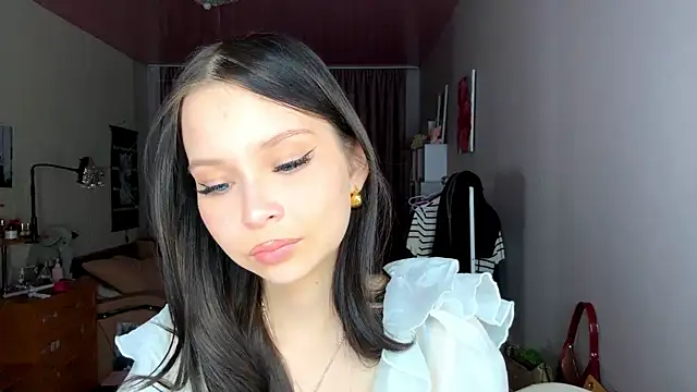 EmmaJonse online show from 11-18-25, 12:31