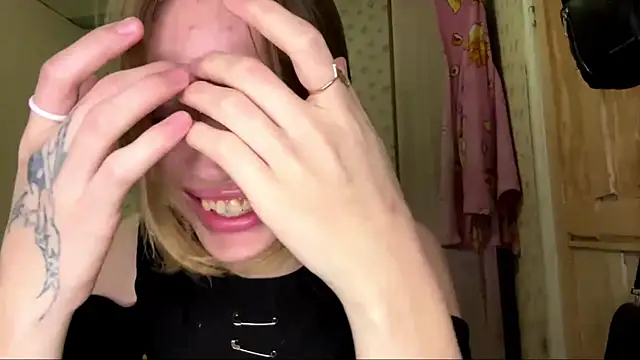 MelaineAytes online show from 11-25-25, 10:26