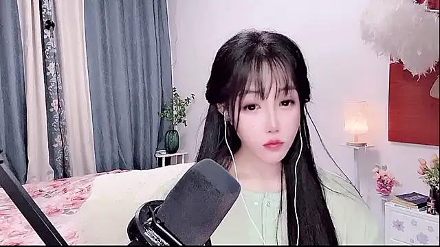 Laura 520 online show from 06-03-26, 02:33