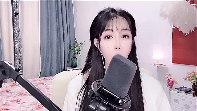 Laura 520 online show from 06-15-26, 12:40