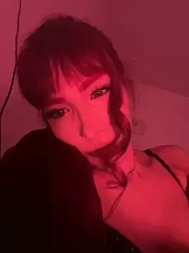 Snapshot of Blacktrinity chatting on 11-16-25, 10:37 Blacktrinity online show from 11-16-25, 10:37