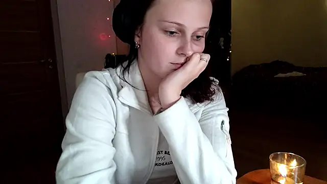 LouiseMarengo online show from 11-17-25, 05:41